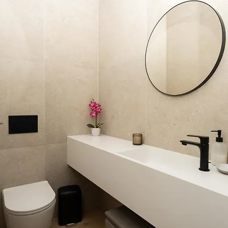 Lägenhet Wealthystays Parkside Nicosia
