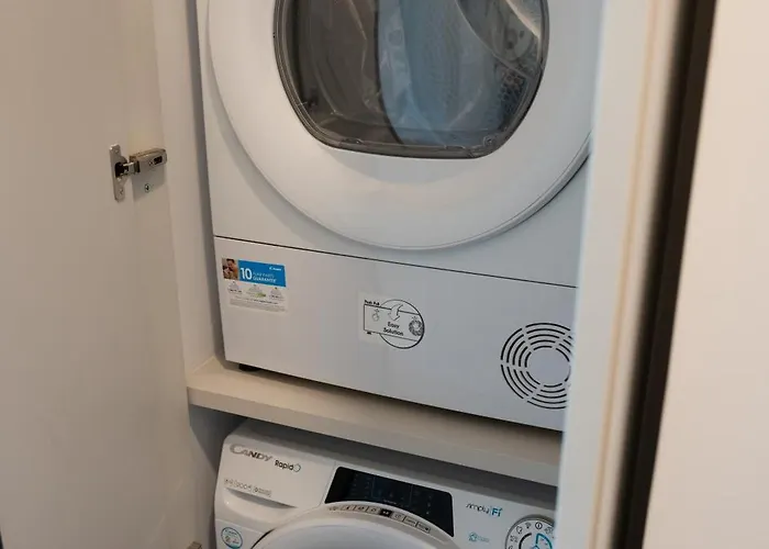 Wealthystays Parkside 公寓 *