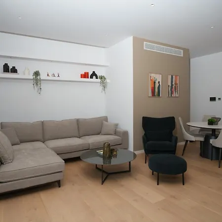 Wealthystays Parkside Residence *